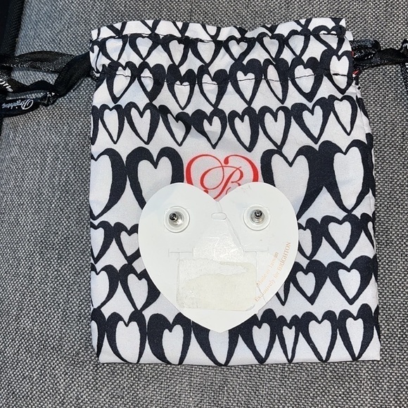 Brighton Twinkle Mini Post
Earrings. TWINKLE SAPPHIRE MINI POST EARRINGS Blue. - Picture 7 of 8